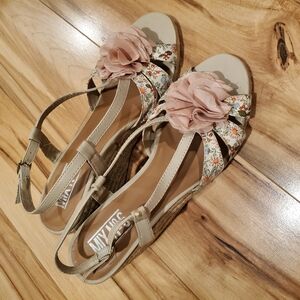 Mix No. 6 Cream and Pink Sandals with Bow Details
